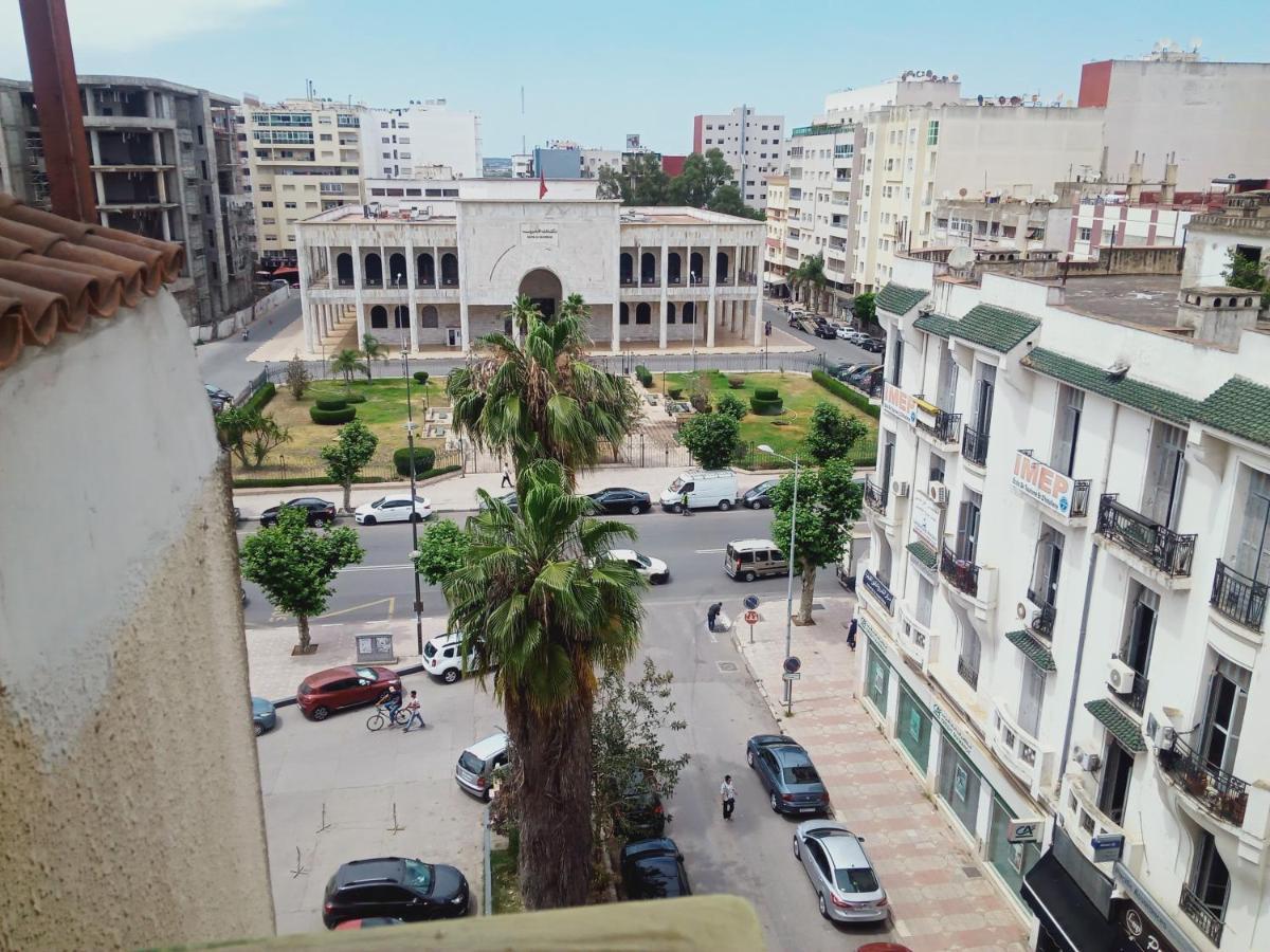 Appart Najia Au Centre Kenitra Avec Grande Terrasse Exterior foto