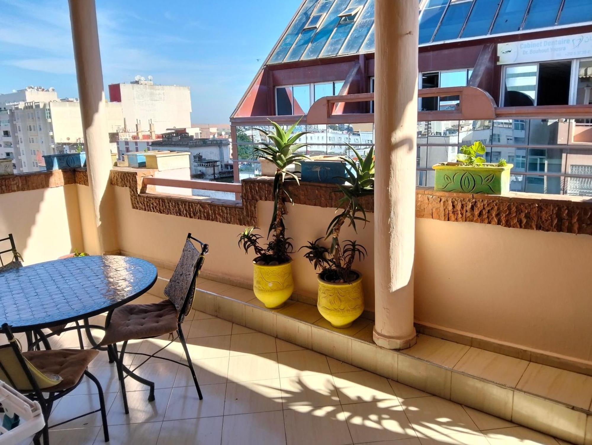 Appart Najia Au Centre Kenitra Avec Grande Terrasse Quarto foto